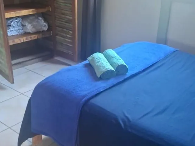 Imagem 2: Casa À Venda na Praia do Rosa Imbituba-Sc: 2 Quartos, 1 Suíte, Piscina, Deck e Varanda Gourmet. Agende Sua Visita!