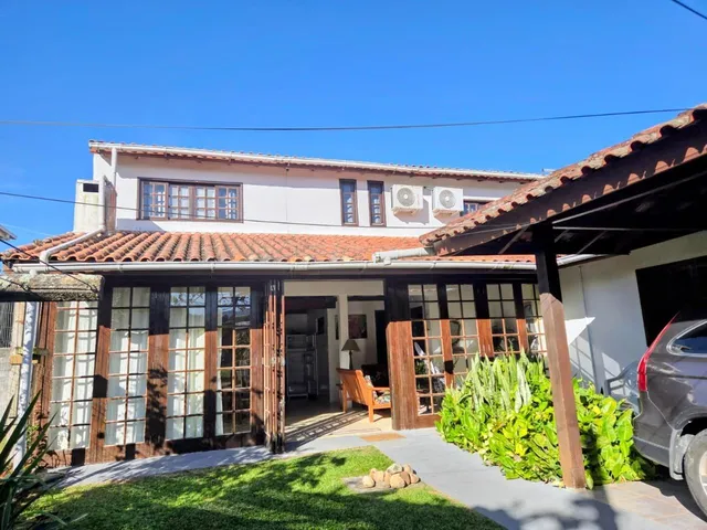 Imagem 10: Imperdível! Casa À Venda em Garopaba-Sc, Centro: 4 Quartos, 1 Suíte, 2 Salas, 3 Banheiros, 2 Vagas de Garagem, 110M²
