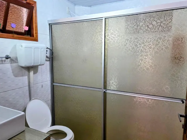 Imagem 3: Imperdível! Casa À Venda em Garopaba-Sc, Centro: 4 Quartos, 1 Suíte, 2 Salas, 3 Banheiros, 2 Vagas de Garagem, 110M²