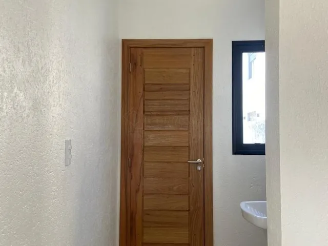 Imagem 7: Casa À Venda em Garopaba-Sc, Bairro Areias da Palhocinha: 3 Quartos, 1 Suíte, 2 Banheiros, 1 Vaga, 99M²!