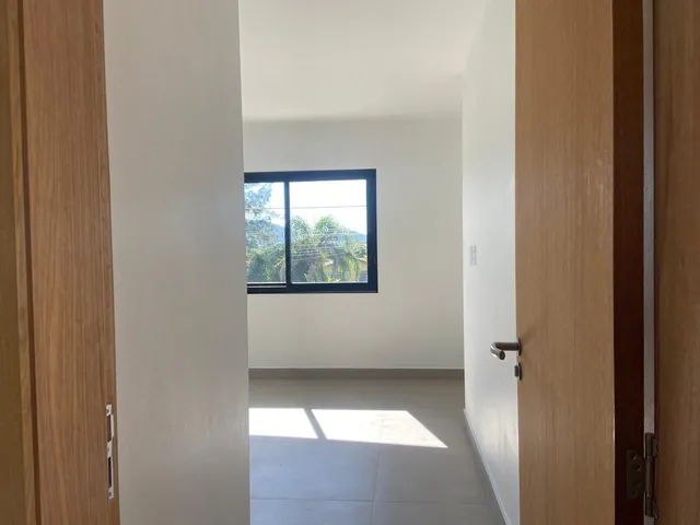 Imagem 6: Casa À Venda em Garopaba-Sc, Bairro Areias da Palhocinha: 3 Quartos, 1 Suíte, 2 Banheiros, 1 Vaga, 99M²!