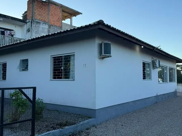 Imagem 7: Casa À Venda em Garopaba-Sc, Bairro Grama: 3 Quartos, 1 Banheiro, 3 Vagas de Garagem, 117 M² de Área. Confira!
