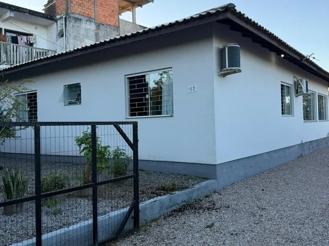 Imagem 6: Casa À Venda em Garopaba-Sc, Bairro Grama: 3 Quartos, 1 Banheiro, 3 Vagas de Garagem, 117 M² de Área. Confira!