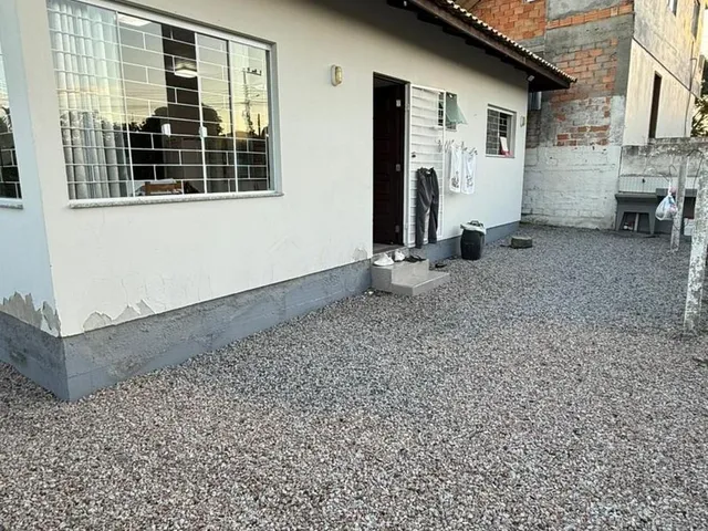 Imagem 9: Casa À Venda em Garopaba-Sc, Bairro Grama: 3 Quartos, 1 Banheiro, 3 Vagas de Garagem, 117 M² de Área. Confira!