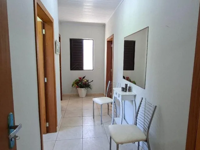 Imagem 9: Imperdível Casa À Venda no Centro de Garopaba-Sc com 5 Quartos, 1 Sala, 2 Banheiros, 2 Vagas de Garagem!