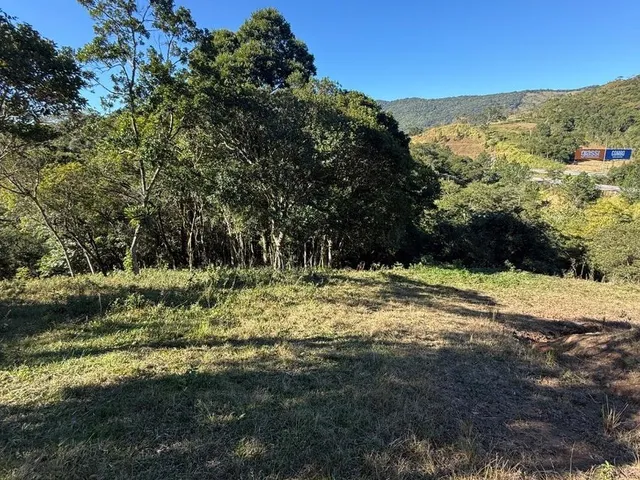 Imagem 15: 4,4 Hectares com Cachoeira Particular e Vista para as Montanhas