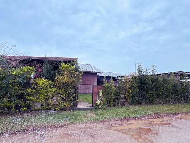 Imagem 5: Duas Casas com Piscina e Renda de Aluguel no Campo Duna