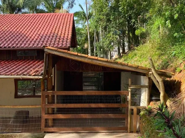 Imagem 9: Casa com Piscina e Vista para Lagoa