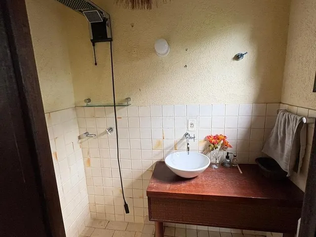 Imagem 5: Casa Exclusiva Inspirada em Bali À Beira da Lagoa 3 Suítes, Hidromassagem e Chalé Mobiliado