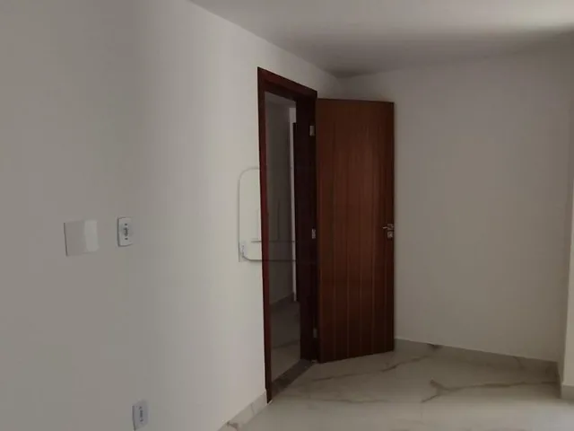 Imagem 5: Apartamento À Venda na Praia do Morro, Guarapari-Es: 2 Quartos, 1 Suíte, 1 Sala, 2 Banheiros, 1 Vaga de Garagem, 100M²