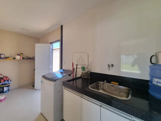 Imagem 9: Casa À Venda em Guarapari-Es, Bairro Fátima Cidade Jardim, 1 Quarto, 1 Suíte, 1 Sala, 2 Banheiros, 1 Vaga. Confira!