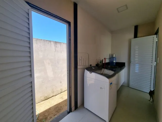 Imagem 11: Casa À Venda em Guarapari-Es, Bairro Fátima Cidade Jardim, 1 Quarto, 1 Suíte, 1 Sala, 2 Banheiros, 1 Vaga. Confira!
