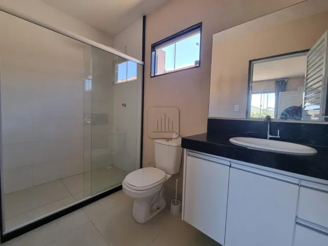 Imagem 2: Casa À Venda em Guarapari-Es, Bairro Fátima Cidade Jardim, 1 Quarto, 1 Suíte, 1 Sala, 2 Banheiros, 1 Vaga. Confira!