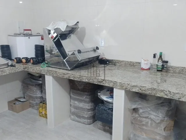Imagem 2: Casa de 3 Quartos com Suíte e 2 Salas, 2 Vagas de Garagem na Cidade de Guarapari-Es no Bairro Itapebussu