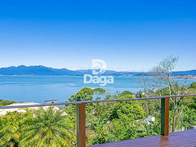Imagem 13: Viva com Vista para o Mar: Propriedade Rara com Duas Residências e Jardim Privativo