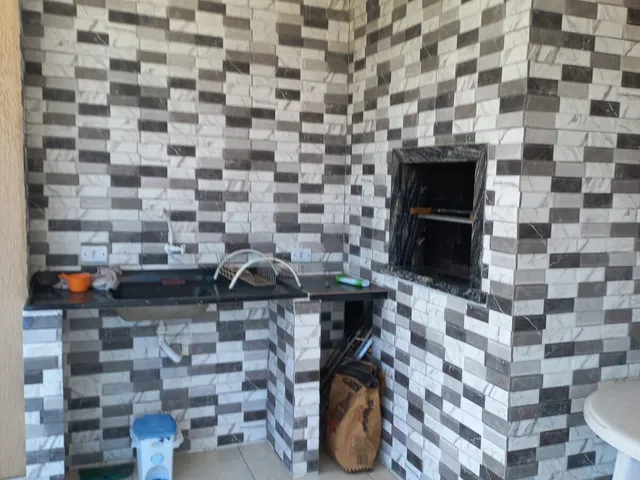 Imagem 2: Casa Mobiliada com 3 Dormitórios em Praia de Leste