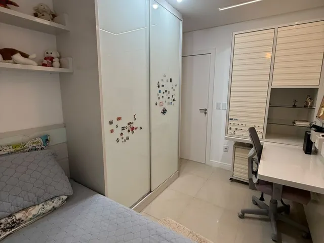 Imagem 2: Apartamento de 4 Quartos a Uma Quadra do Mar, Montado, Sol da Manhã e Andar Alto em Itapuã