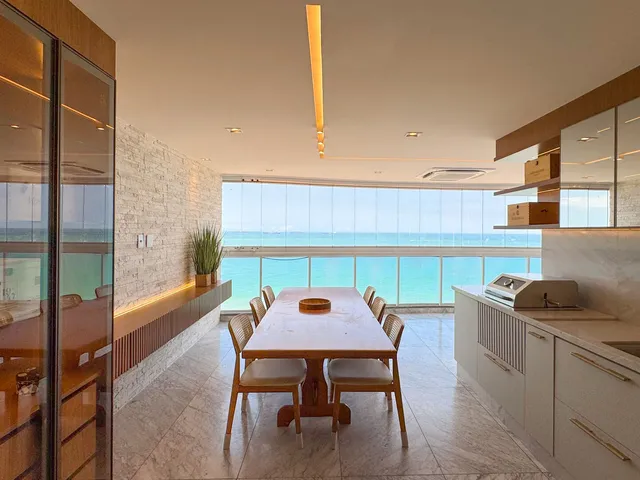 Imagem 3: Apartamento de 4 Suítes, Frente para o Mar, Totalmente Reformado, Montado e Climatizado, 4 Vagas na Praia de Itaparica