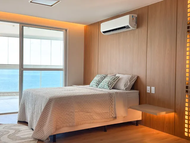 Imagem 4: Apartamento de 4 Suítes, Frente para o Mar, Totalmente Reformado, Montado e Climatizado, 4 Vagas na Praia de Itaparica