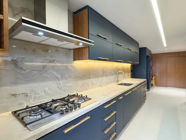 Imagem 12: Apartamento de 4 Suítes, Frente para o Mar, Totalmente Reformado, Montado e Climatizado, 4 Vagas na Praia de Itaparica