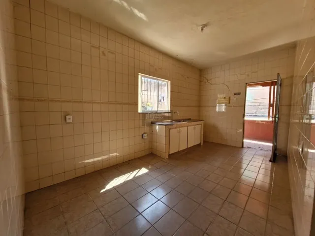 Imagem 11: Casa com 4 Quartos e 2 Edículas Anexos À Venda - Bairro Eymard