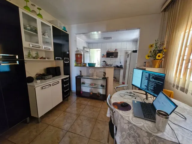 Imagem 10: Casa com 4 Quartos e 2 Edículas Anexos À Venda - Bairro Eymard