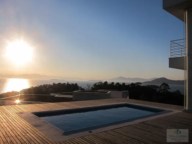 Imagem 3: Casa Alto Padrão com 3 Dormitórios em Cacupé