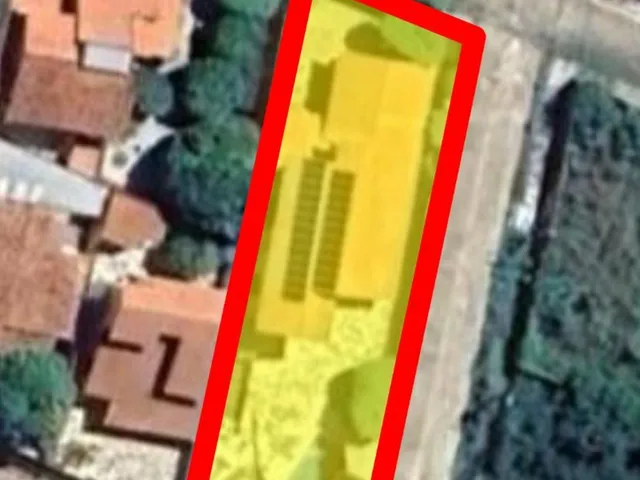 Imagem: Casa Grande de Esquina À Venda