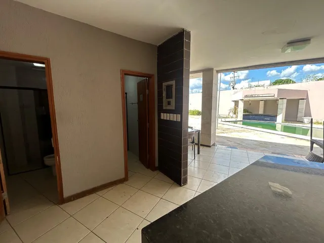 Imagem 7: Casa Grande de Esquina À Venda