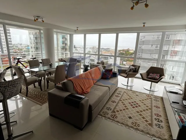 Imagem: Apartamento Semimobiliado de 3 Dormitorios