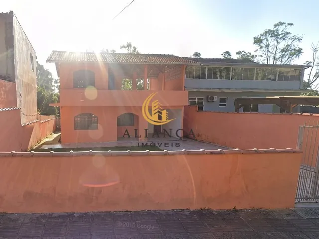 Imagem: Casa com 4 Dormitórios e Piscina na Fazenda