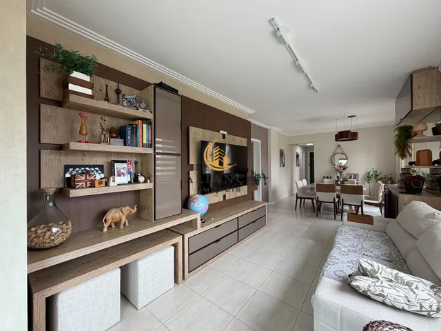 Imagem: Apartamento com 3 Suítes e Sacada no Centro