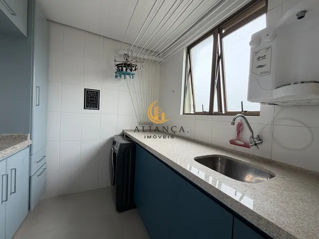 Imagem 5: Apartamento com 3 Suítes e Sacada no Centro