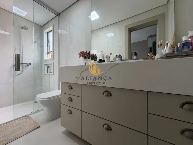 Imagem 11: Apartamento com 3 Suítes e Sacada no Centro