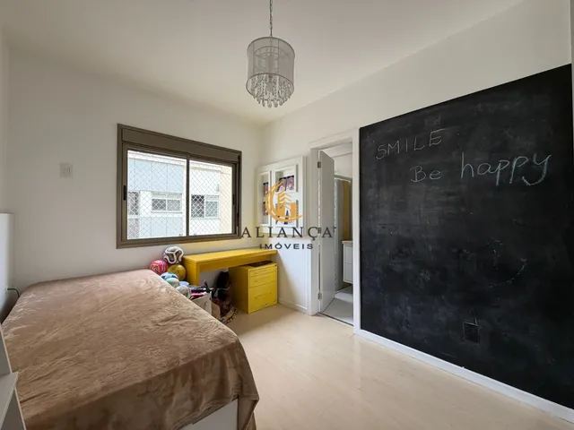 Imagem 9: Apartamento com 3 Suítes e Sacada no Centro