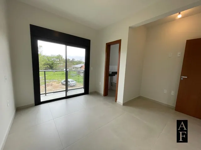 Imagem 8: Sobrado na Entrada da Praia da Barra, Garopaba/Sc