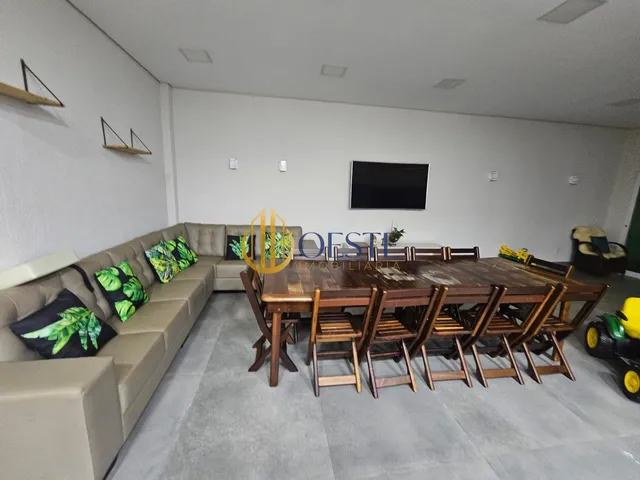 Imagem 2: Casa de Alto Padrão com Piscina e Espaço Gourmet