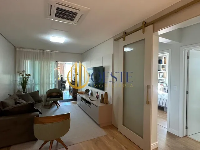 Imagem 6: Apartamento Semimobiliado com Suíte, Depósito e 2 Vagas de Garagem