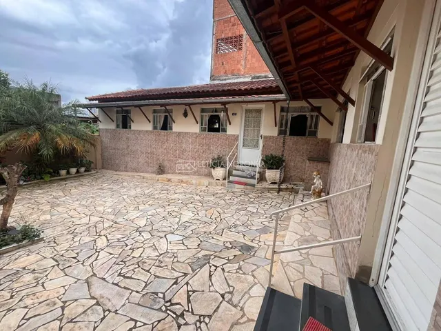 Imagem: Casa com 3 Quartos À Venda, Federal - São
