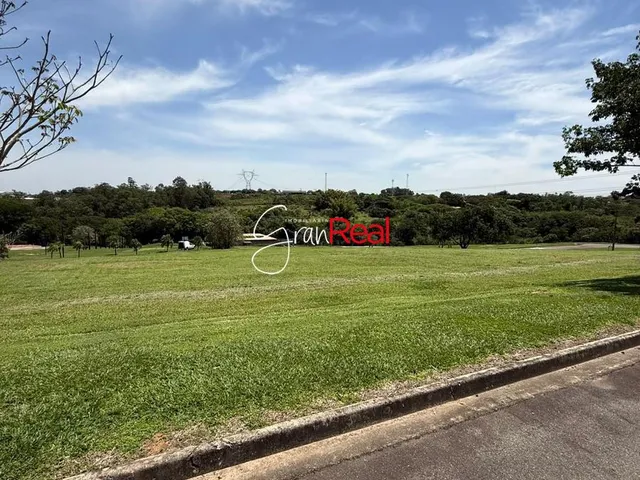 Imagem: Terreno À Venda em Condomínio de Alto