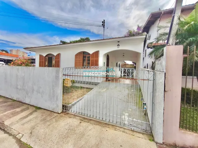 Imagem 8: Casa Bem Espaçosa , no Bairro Ipiranga São Jose, 3 Dormitórios com Edícula e Pát