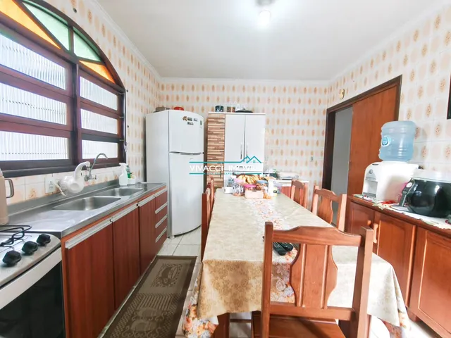 Imagem 9: Casa Bem Espaçosa , no Bairro Ipiranga São Jose, 3 Dormitórios com Edícula e Pát