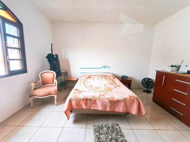 Imagem 2: Casa Bem Espaçosa , no Bairro Ipiranga São Jose, 3 Dormitórios com Edícula e Pát