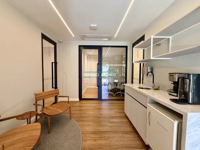Imagem 3: Apartamento a Venda no Bairro Praia Comprida, 3 Dormitórios, Sendo 3 Suítes, 3 B