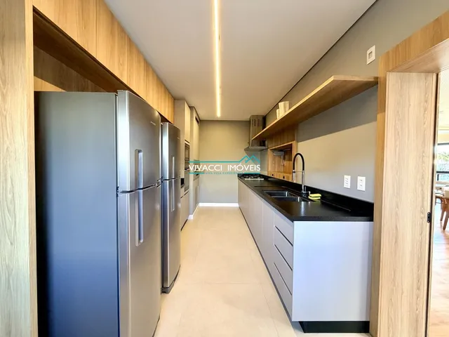 Imagem 11: Apartamento a Venda no Bairro Praia Comprida, 3 Dormitórios, Sendo 3 Suítes, 3 B