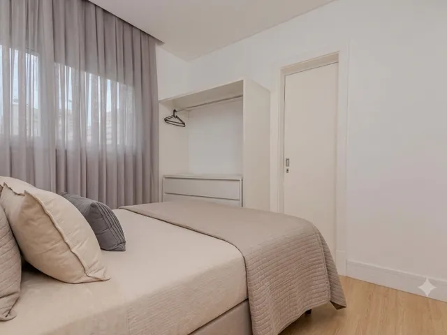 Imagem 2: Apartamento para Venda em Centro com 3 Quartos, Sendo 3 Suítes, 131M²