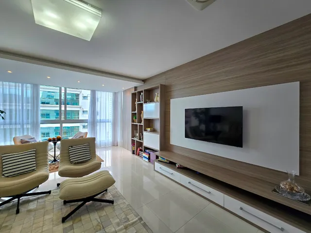 Imagem 2: Apartamento para Venda em Centro com 3 Quartos, Sendo 3 Suítes, 151M²