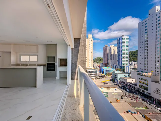 Imagem: Apartamento para Venda em Centro com 4 Quartos