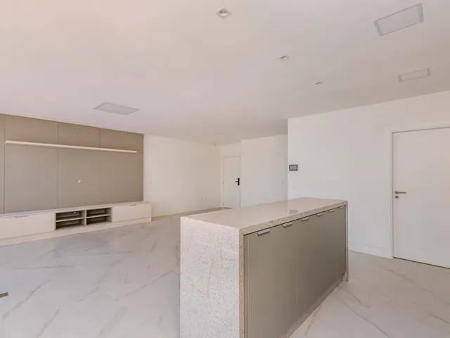 Imagem 14: Apartamento para Venda em Centro com 4 Quartos, Sendo 4 Suítes, 143M²