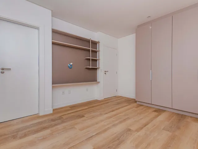 Imagem 5: Apartamento para Venda em Centro com 4 Quartos, Sendo 4 Suítes, 143M²